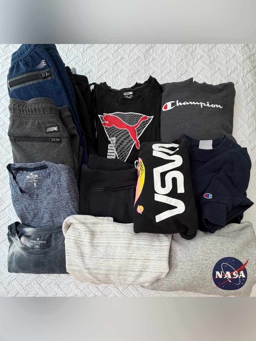 Brand Name Men XS Clothing Bundle 15 Pieces Cozy Casual Comfy Fall Winter Lot